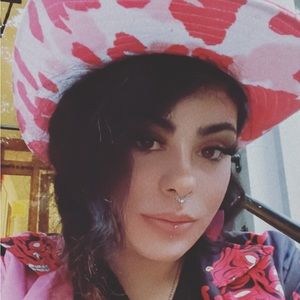 Meet your Posher, Ariana